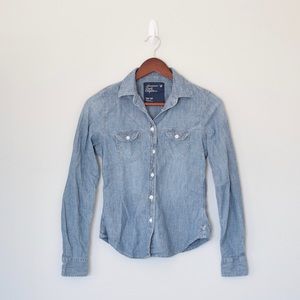 American Eagle Fitted Chambray Shirt